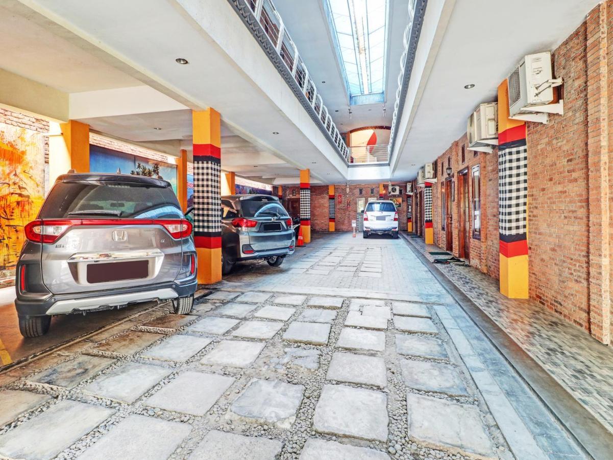 Oyo 90408 Hotel Horton チルボン エクステリア 写真