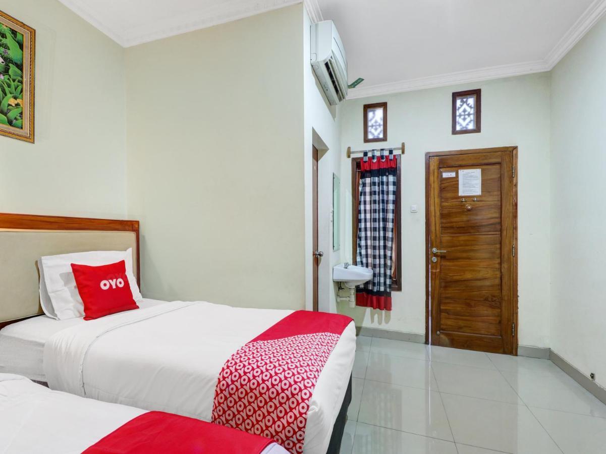 Oyo 90408 Hotel Horton チルボン エクステリア 写真